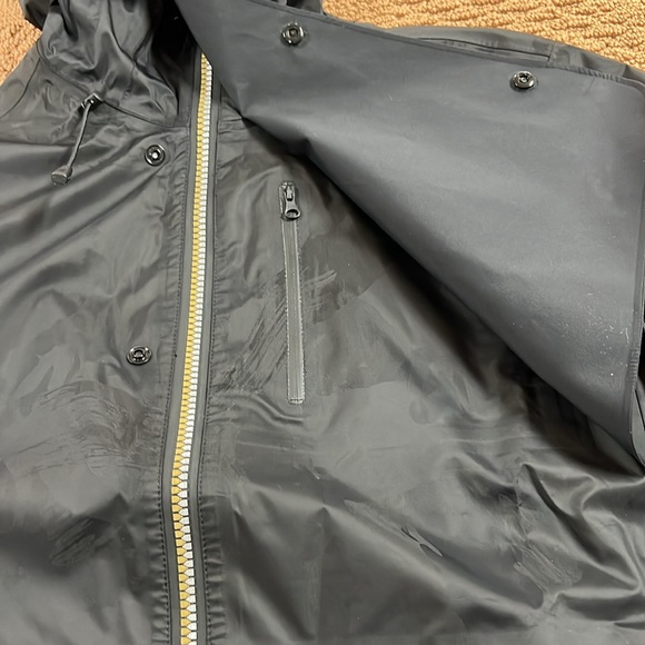 New CANADA GOOSE BLACK LABEL “want les essentials” Packable rain coat size S - Picture 14 of 16